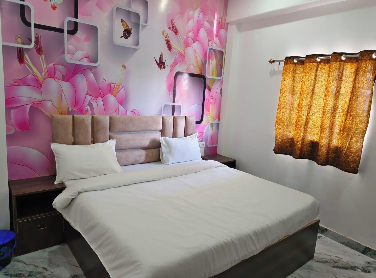 Deluxe Double Room, Balcony | Free WiFi