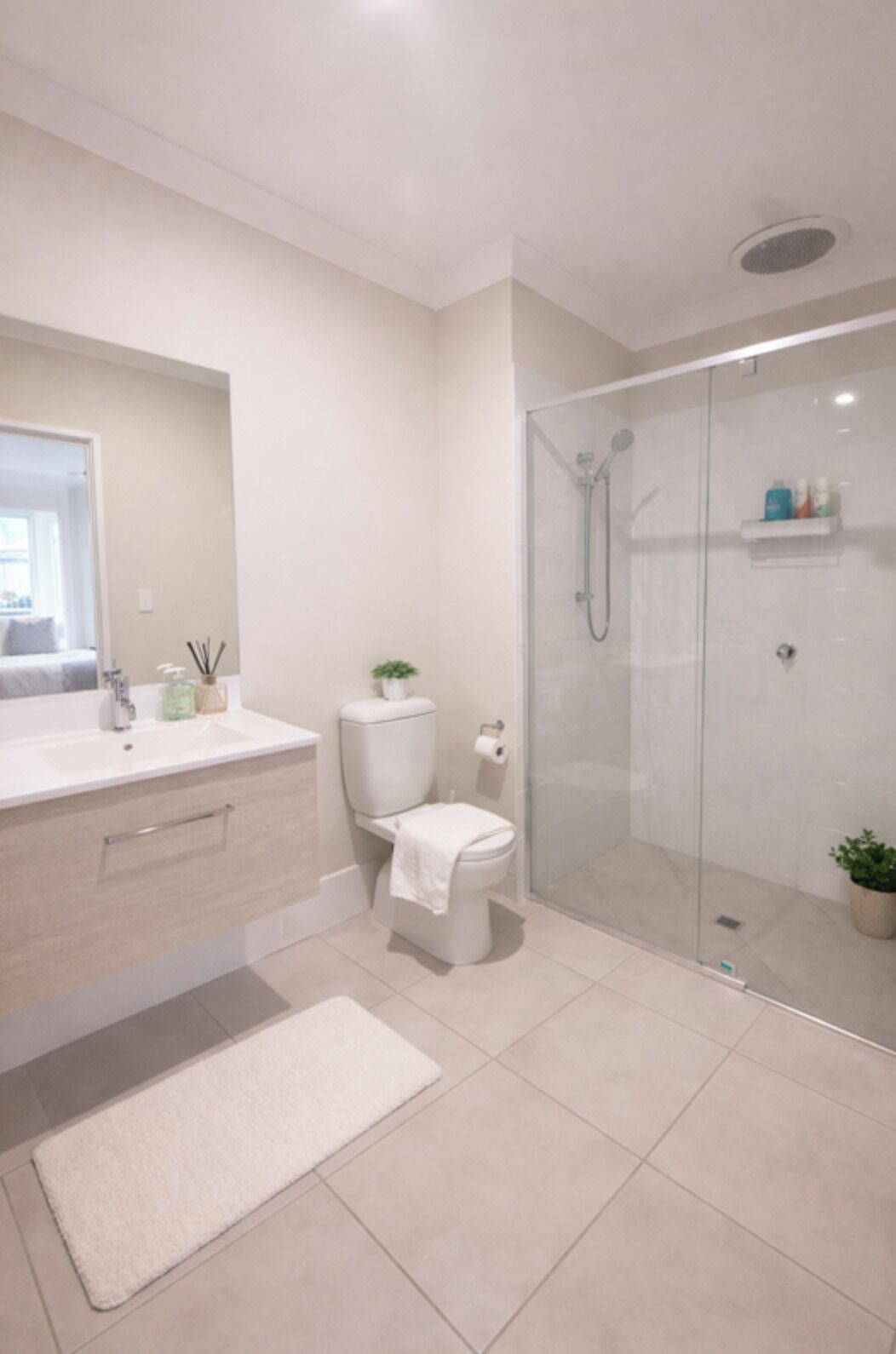 Hårføner, håndklær og toalettpapir