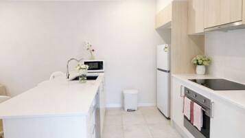 Forn, placa de cuina i rentaplats