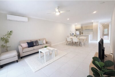 The Soft Stay | Elegant Modern Home in Ripley