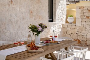 Outdoor dining - Villa Monti | Elegant Home with Pool in Itria Valley (Cisternino)