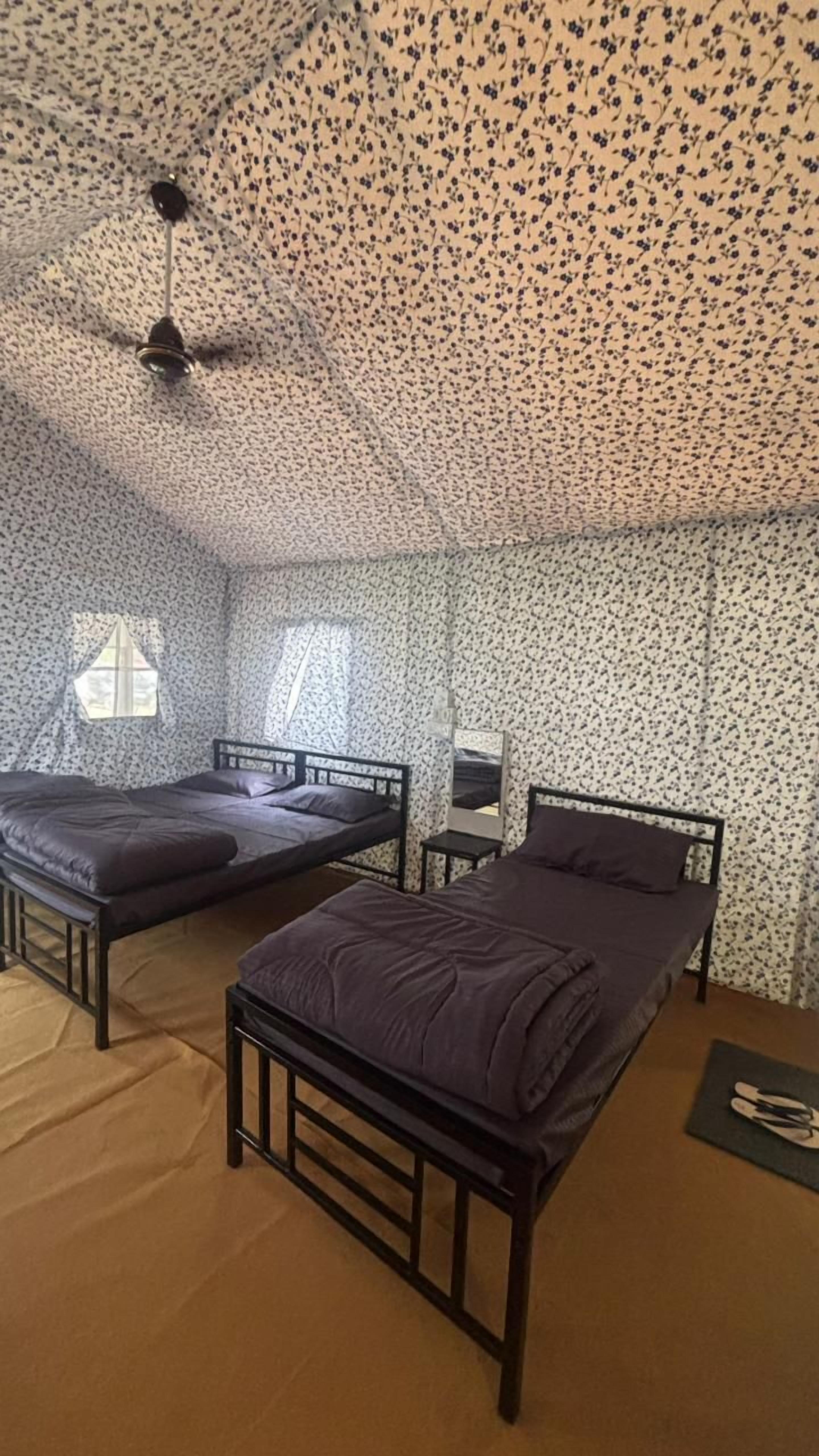 Deluxe Tent, Garden View | Desk, laptop workspace, free WiFi