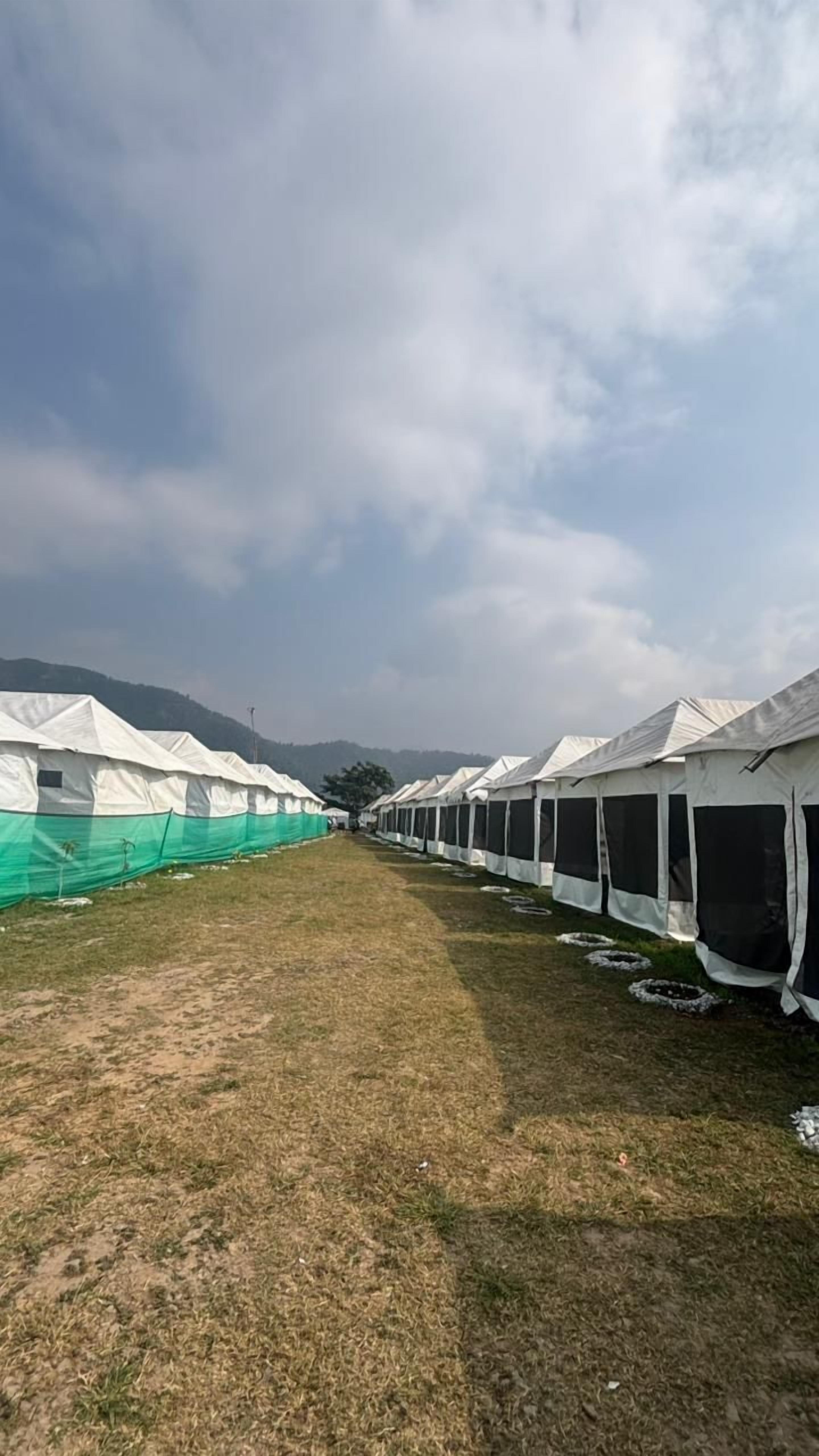 Deluxe Tent, Garden View | Desk, laptop workspace, free WiFi