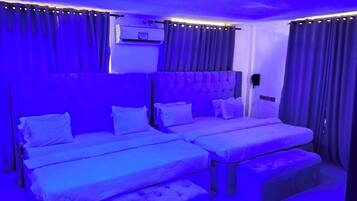 Kahden hengen huone yhdelle, 2 yhden hengen sänkyä, tupakointi kielletty, ilmastointi | Ilmainen Wi-Fi