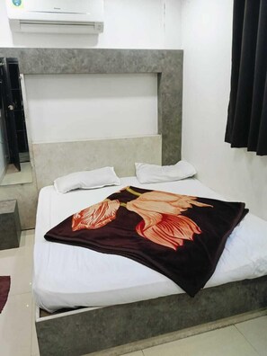 Deluxe Double Room | Premium bedding, desk, laptop workspace, free WiFi - Hotel D & D Palace near Mahakal Temple (Ujjain)
