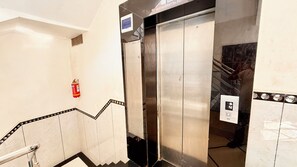 Elevator - Hotel D & D Palace near Mahakal Temple (Ujjain)