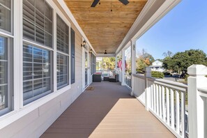 Terrace/patio - ‼️Spacious 4BR Getaway by Coastal Hotspots (Murrells Inlet)