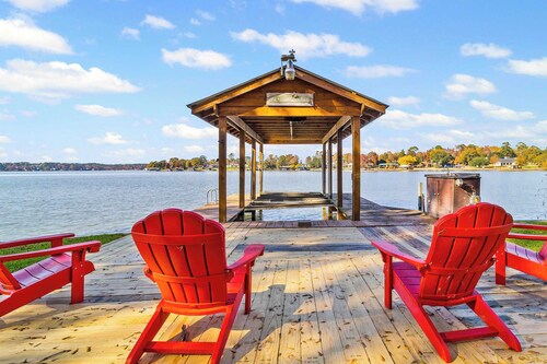 Charming 3BR Waterfront Gem in Cedar Point