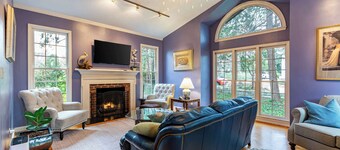 ‼️Cozy Home w/ BBQ, Near Arts & Dining Hotspots