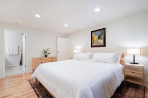 3 habitaciones, tabla de planchar con plancha, cuna de viaje y wifi 