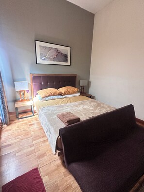 Double Room, Patio, Garden View | Free WiFi - Dewandi Guest House (Denpasar)