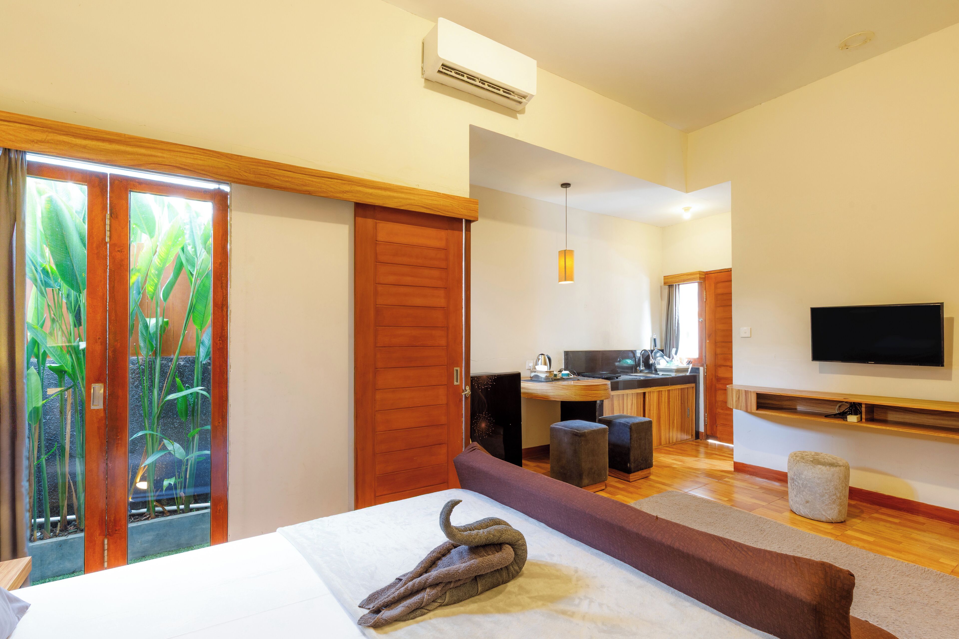 Phòng đôi, sân hiên, quang cảnh vườn | Minibar với thức uống miễn phí, truy cập Internet không dây miễn phí 