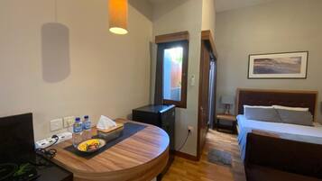 Free minibar, free WiFi
