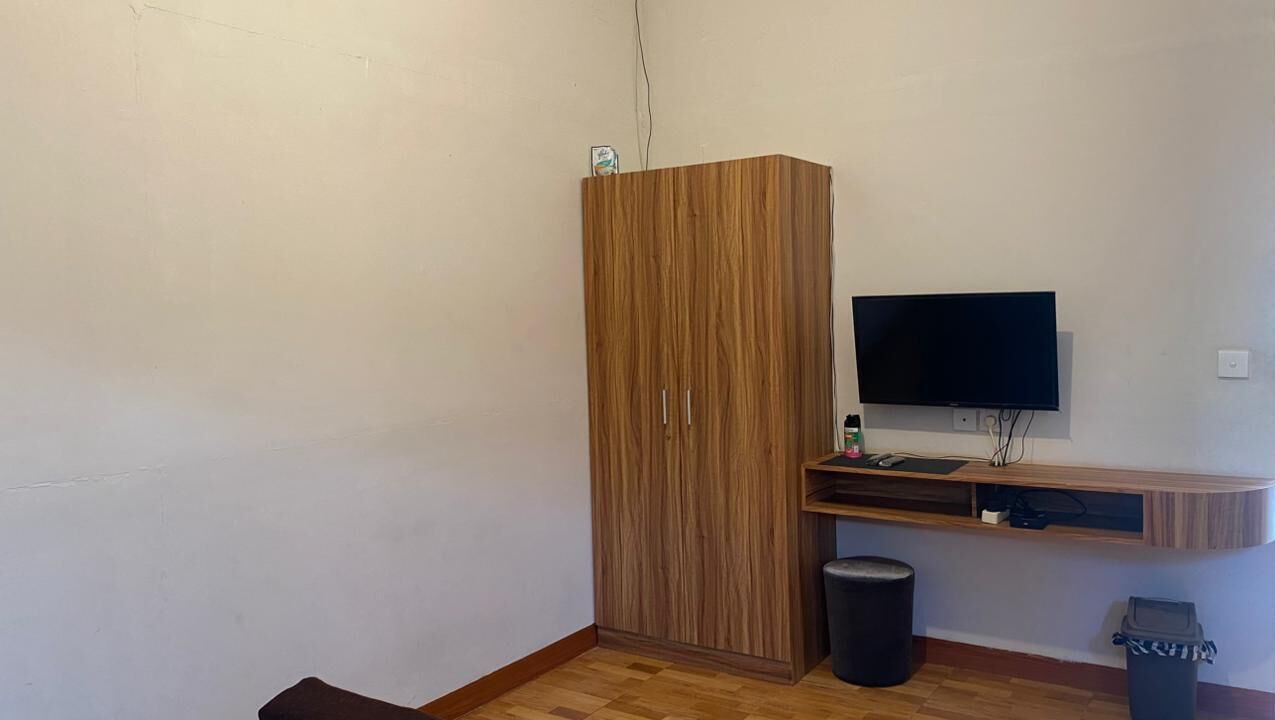 Free minibar, free WiFi