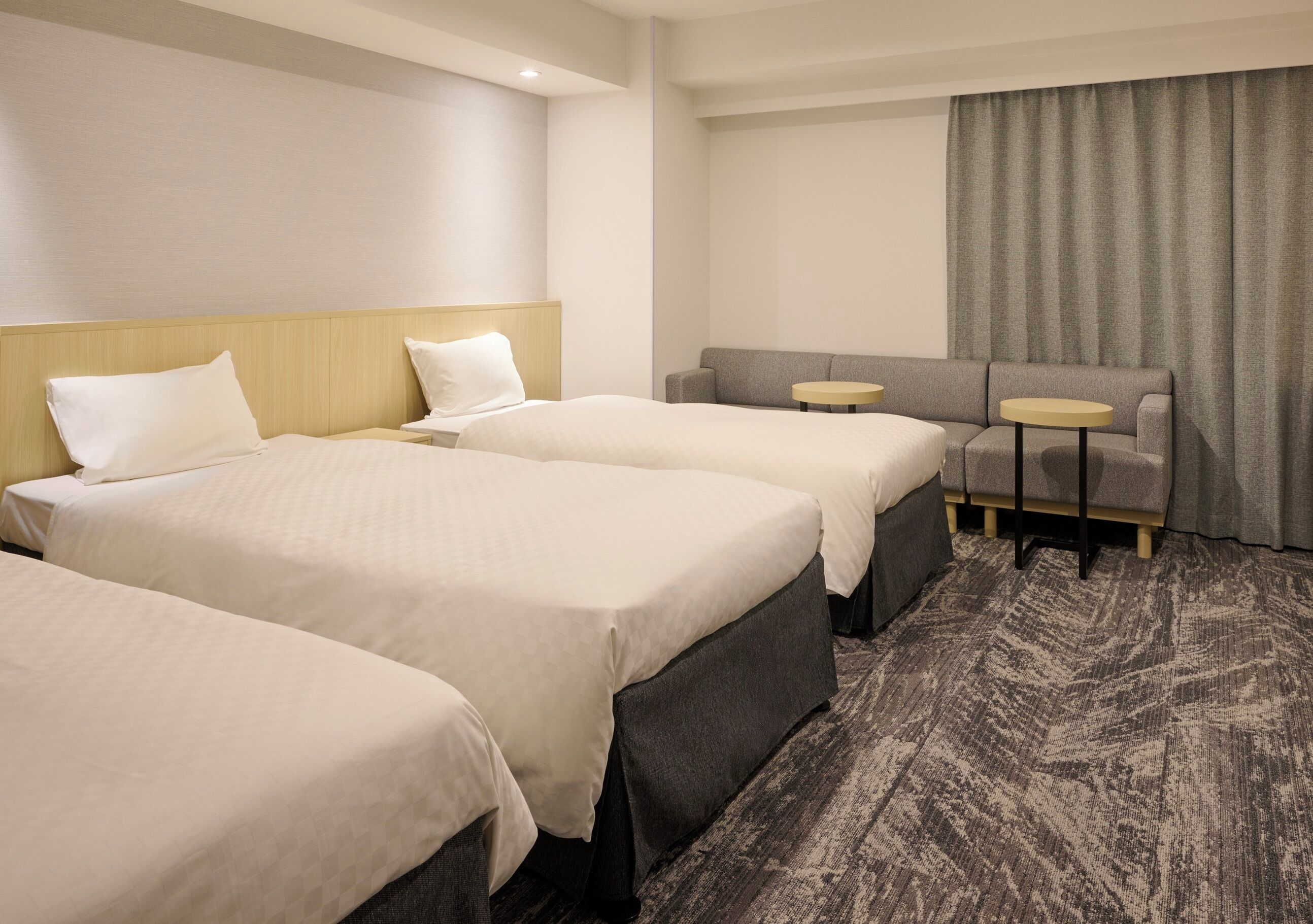 Triple Room | Down duvets, in-room safe, blackout curtains, free WiFi