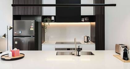 Sunny Modern Townhouse in Yarraville