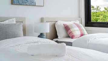 3 bedrooms, desk, iron/ironing board, WiFi