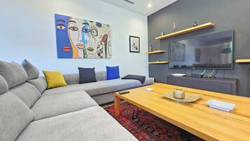 Villa, 4 Bedrooms | Living room