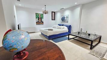 Villa, 4 Bedrooms | Living room