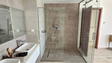 Villa, 4 Bedrooms | Bathroom