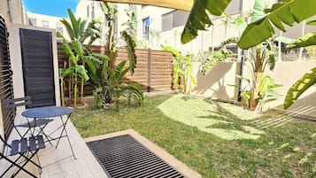 Villa, 4 Bedrooms | Outdoor dining