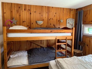 Iron/ironing board, Internet - Ground floor apartment in a mountain chalet super-besse (Besse-et-Saint-Anastaise)