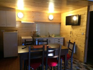 Dining - Ground floor apartment in a mountain chalet super-besse (Besse-et-Saint-Anastaise)