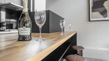 Fridge, microwave, stovetop, cookware/dishes/utensils