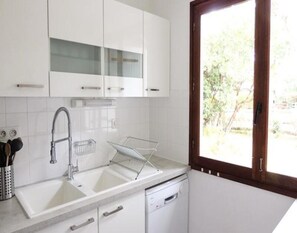 Exterior - Holiday Home in Lacanau Near Beaches & Golf (Lacanau)