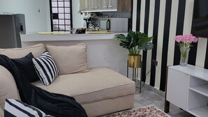 Living area - 2 bedroom akenza cottage (Nairobi)