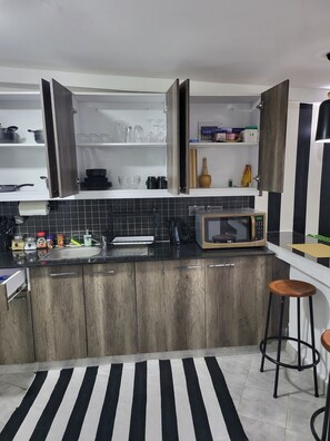 Private kitchen - 2 bedroom akenza cottage (Nairobi)