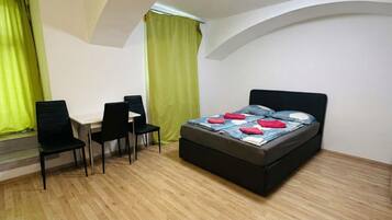 Căn hộ cơ bản | Bàn ủi/dụng cụ ủi quần áo, truy cập Internet không dây miễn phí