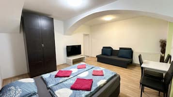 Apartamento básico | Ferros/tábuas de passar roupa, Wi-Fi de cortesia