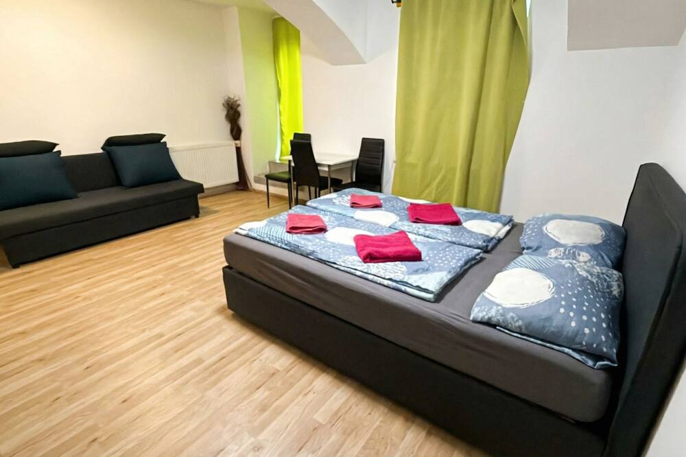 Beautiful 1BR Apartment Near Prater Park