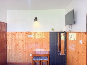 Quarto casal luxo | Escrivaninha, Wi-Fi de cortesia