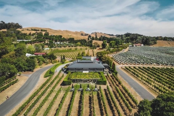 Blackbarn Winery (12 minute drive)
