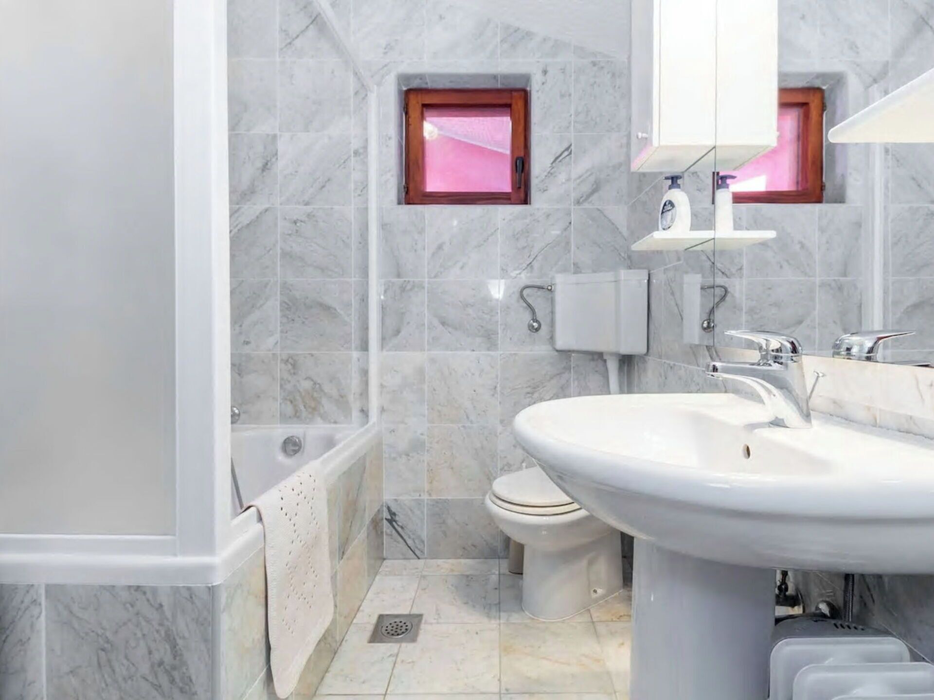 Arreglo De Tubería, Piso, Diseño De Interiores, Suelo, Baño, Lavabo, Lavabo Del Baño, Grifo, Habitación, Plomería