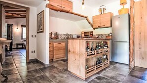Interior - Nice apartment in villa for 10 guests with pool, A/C, WIFI, TV, patio and pets allowed (Calangianus)