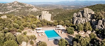 Nice apartment in villa for 10 guests with private pool, A/C, WIFI, TV, patio and pets allowed