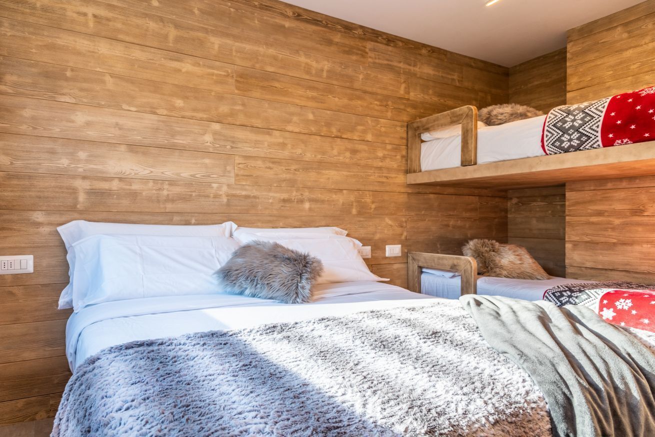 1 bedroom, travel crib, free WiFi, bed sheets