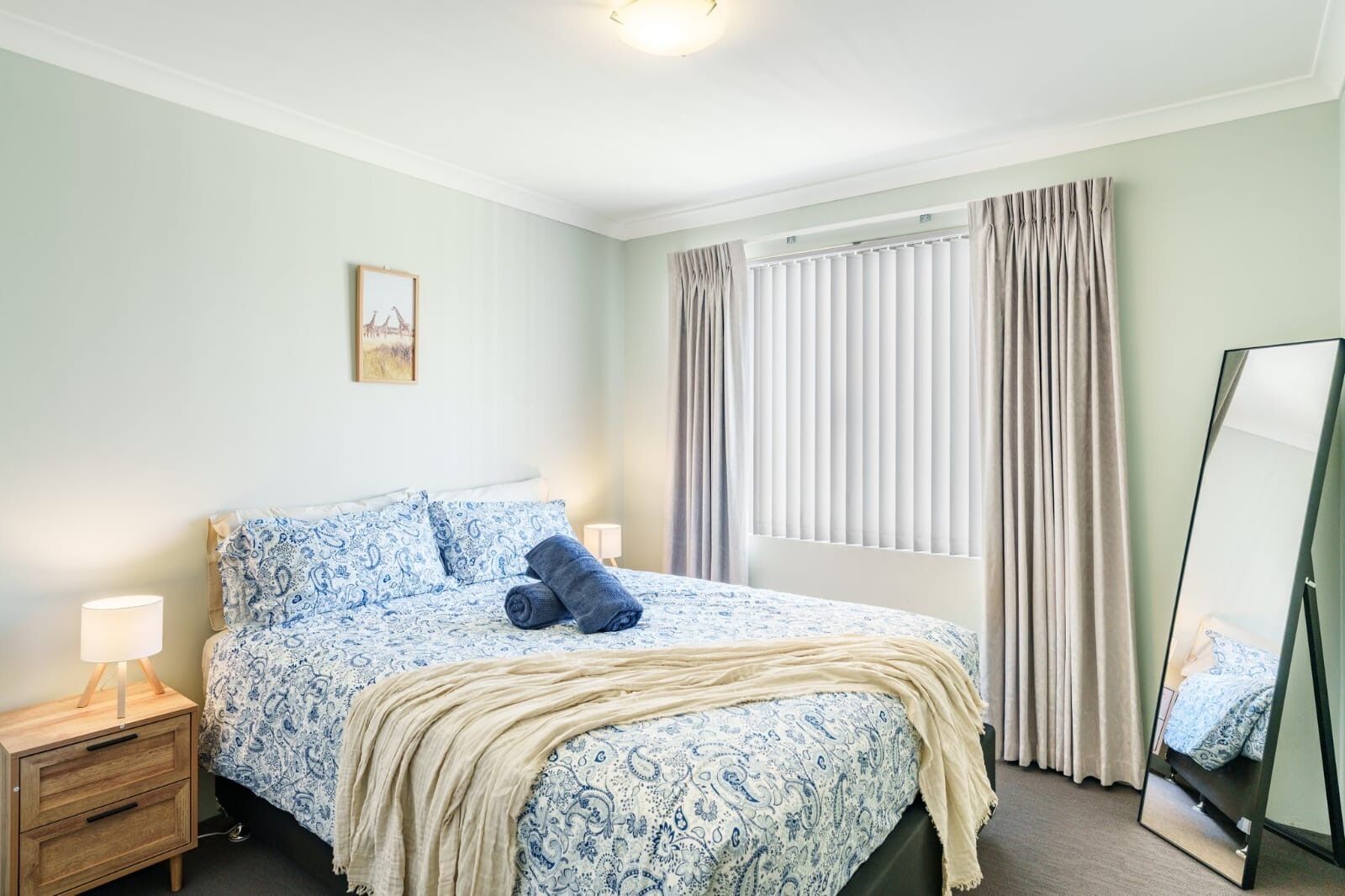 4 dormitorios, tabla de planchar con plancha, wifi y ropa de cama