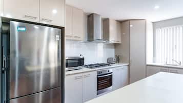 Mikrowelle, Ofen, Herdplatte, Geschirrspüler