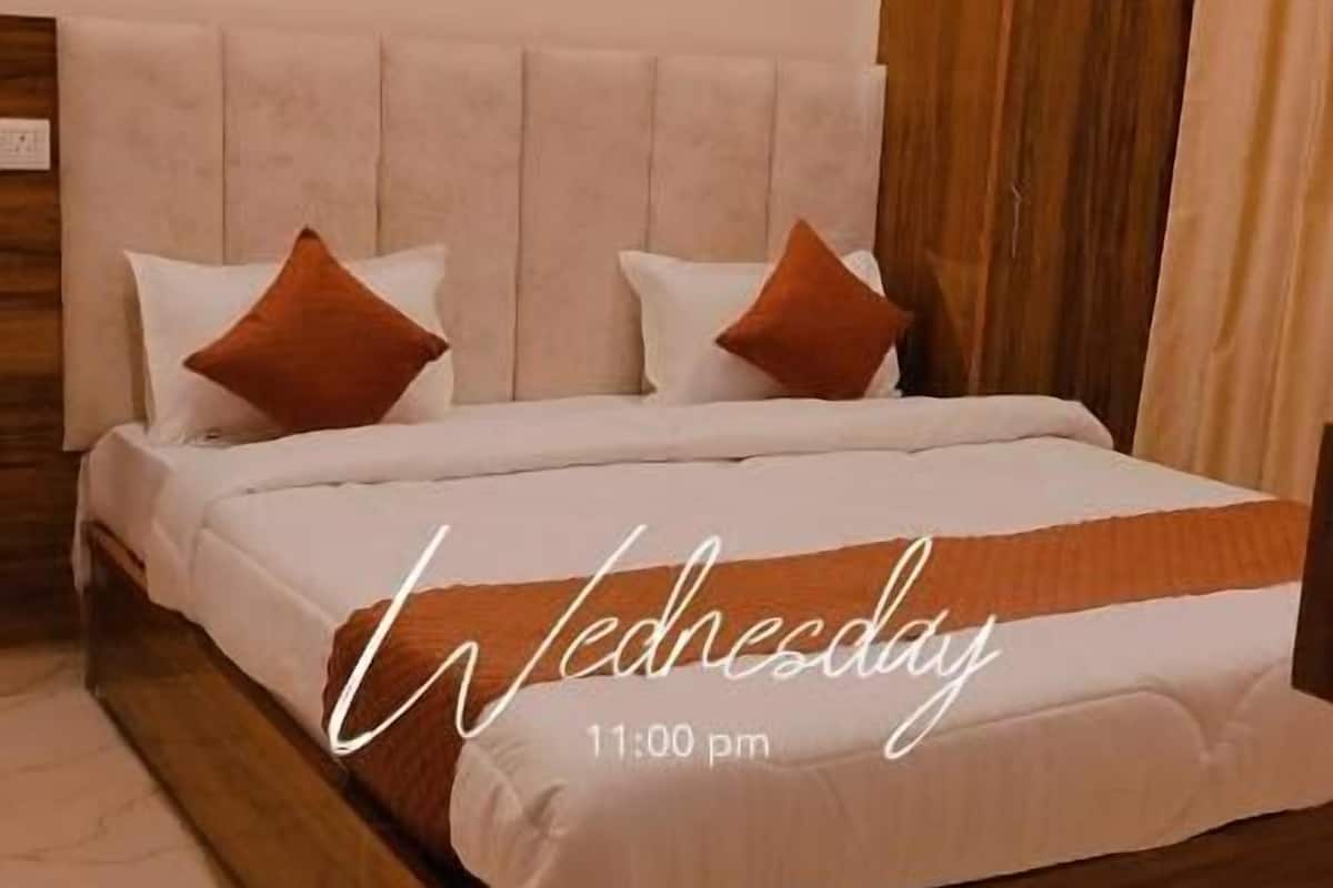 Family Room, Balcony, River View | Desk, laptop workspace, free WiFi