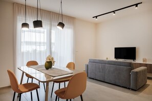 Dining - Urban Penthouse Terrace with Parking (Bari)