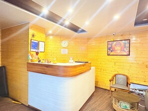Reception - Hotel Amaira Darjeeling (Darjeeling)