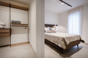 Desk, travel cot - Panorama Penthouse Terrace with Parking (Bari)