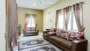 Apartament | Minibar, escriptori, wifi gratuïta i roba de llit