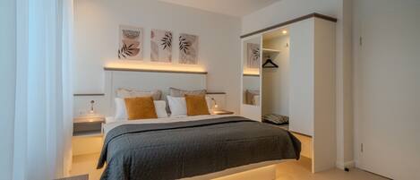 1 bedroom, desk, free WiFi, bed sheets