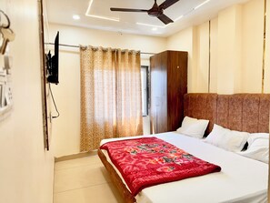Premium bedding, desk, laptop workspace, free WiFi - Prime Located Hotel F T Palace  (Ujjain)
