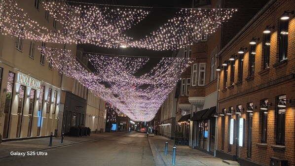 Unclassified image, 1 of 24, button